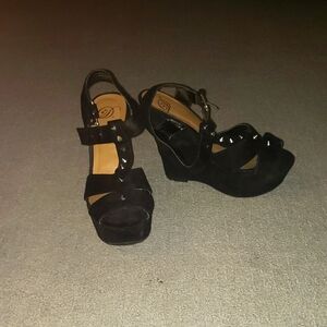 Elegant Black Wedge Sandals